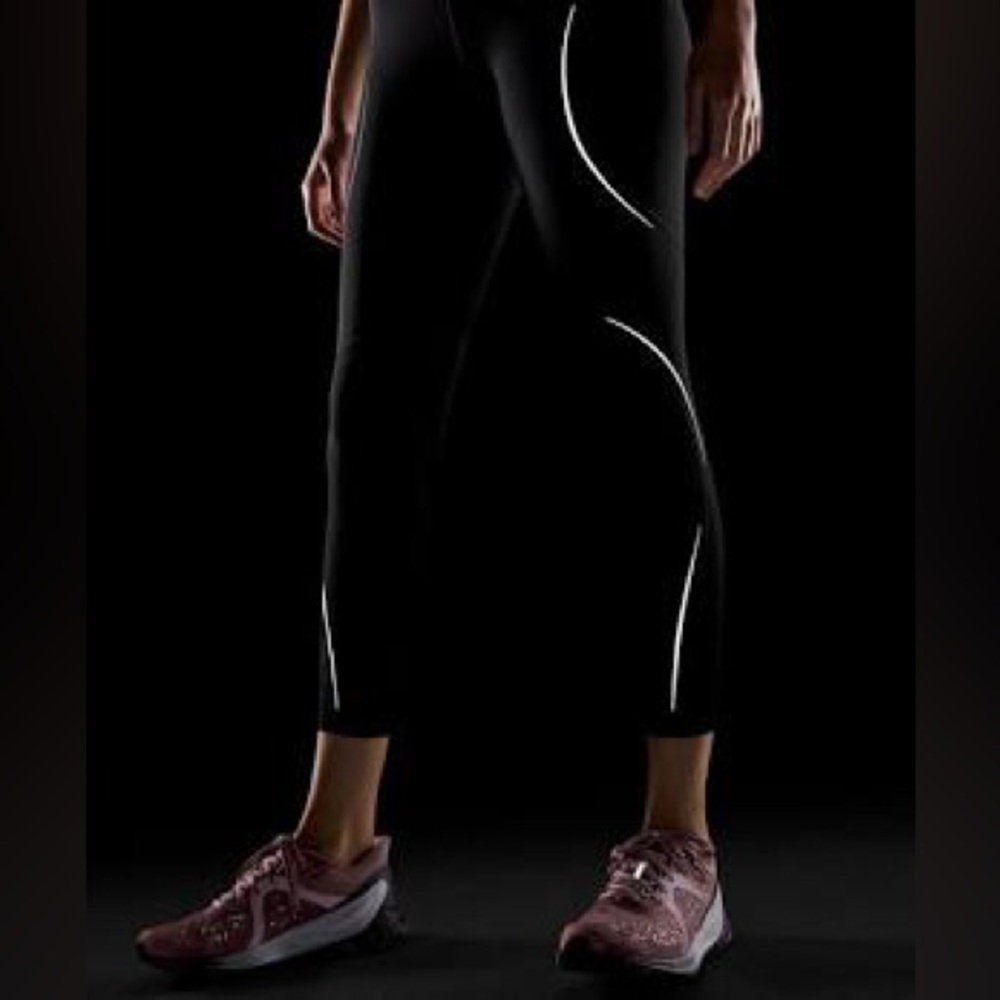 Lululemon Base Pace HR Tights 25” REFLECTIVE